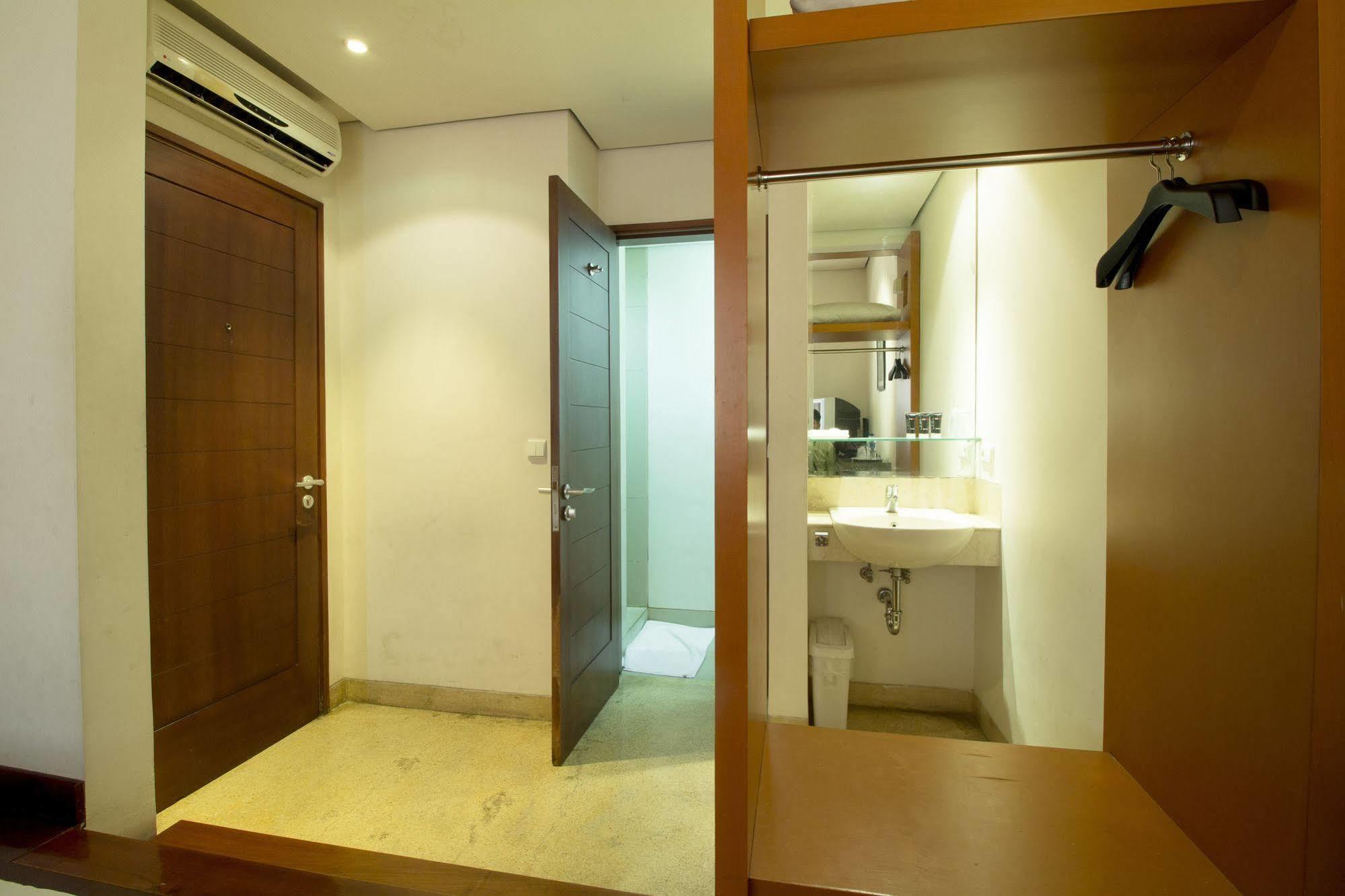 فندق Reddoorz @ Gegerkalong Girang باندونج المظهر الخارجي الصورة